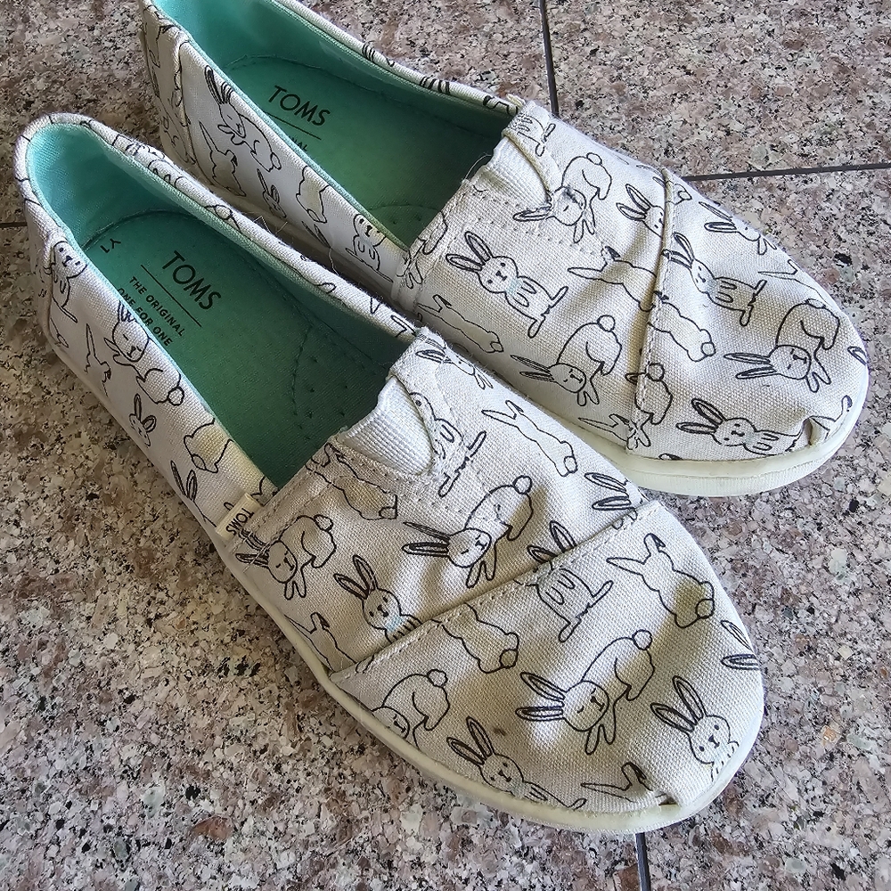 Tom's shoes